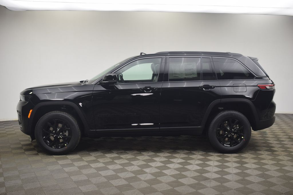new 2026 Jeep Grand Cherokee car, priced at $40,443