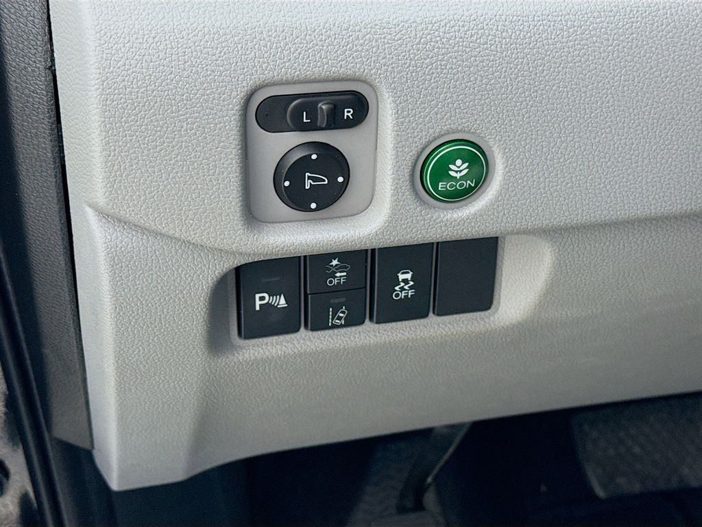 Thumbnail: 2019 Honda Pilot - 10