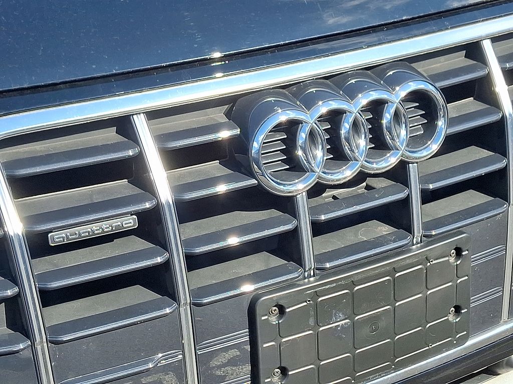 Thumbnail: 2023 Audi Q5 - 4