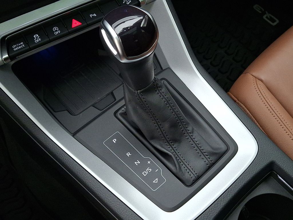 Thumbnail: 2023 Audi Q3 - 15