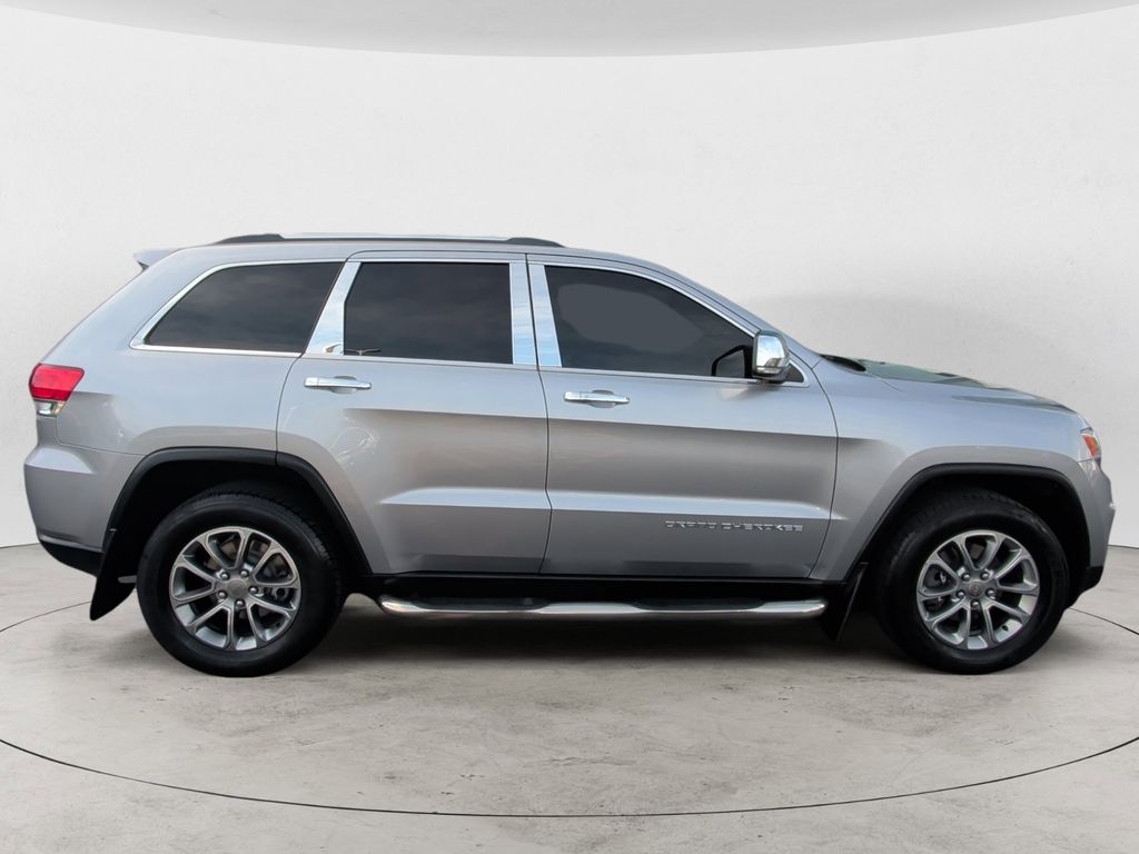 Used 2014 Silver Jeep Limited image 6