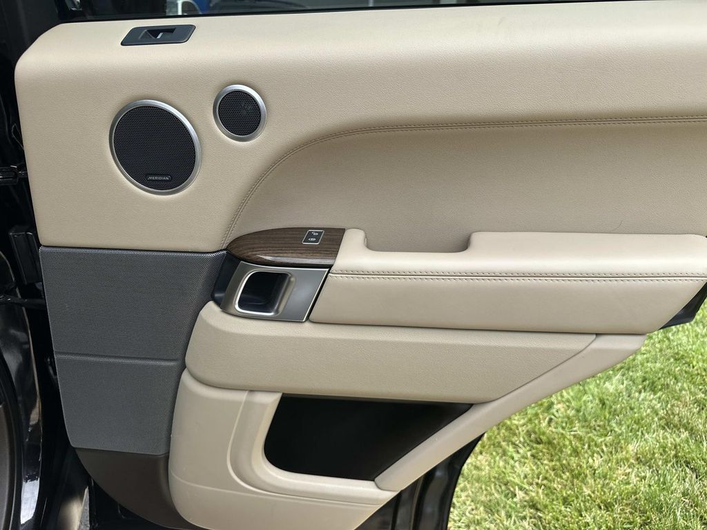 Thumbnail: 2016 Land Rover Range Rover Sport - 12