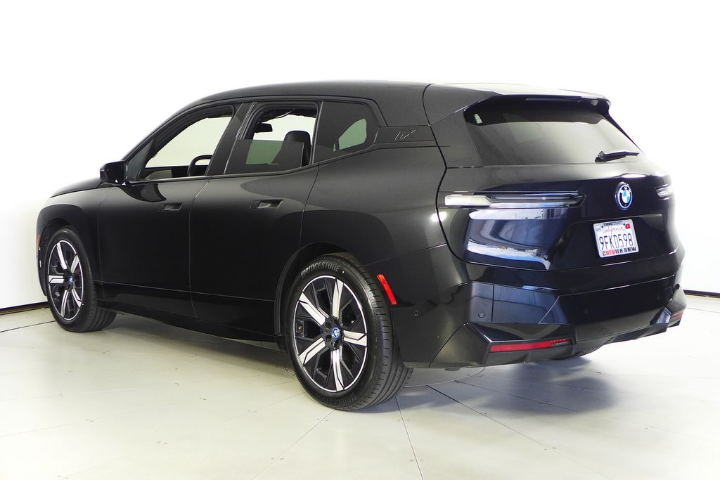 Thumbnail: 2023 BMW iX - 8