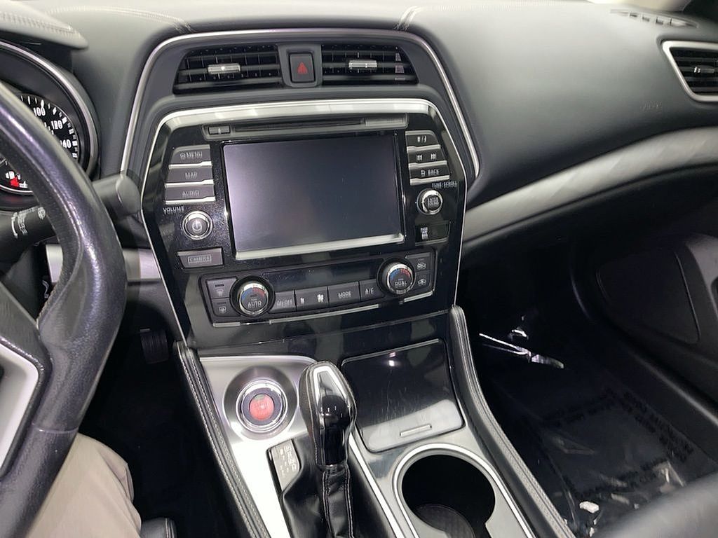 Thumbnail: 2016 Nissan Maxima - 9