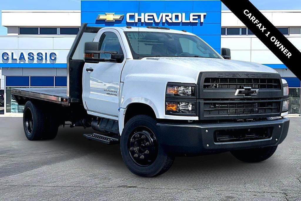 Summit White 2022 Chevrolet Silverado 5500HD Pickup Truck 6-Speed Automatic