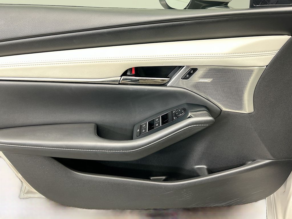 Thumbnail: 2022 Mazda Mazda3 - 23