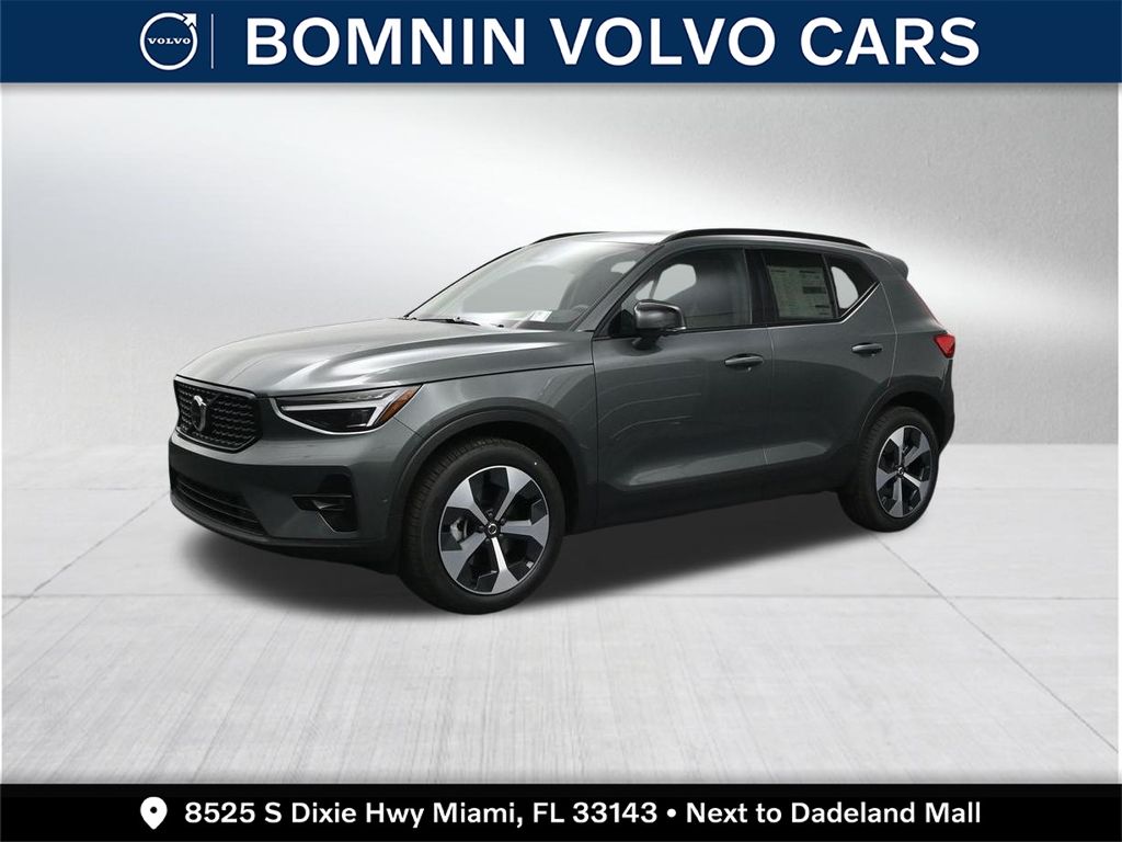 Forest Lake 2026 Volvo XC40 SUV / Crossover All-Wheel Drive Automatic