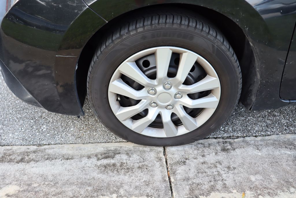 Thumbnail: 2015 Toyota Corolla - 4