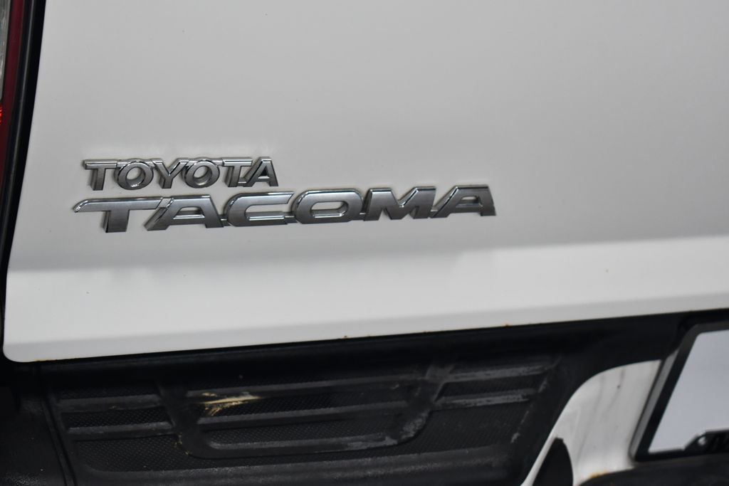Thumbnail: 2015 Toyota Tacoma - 7