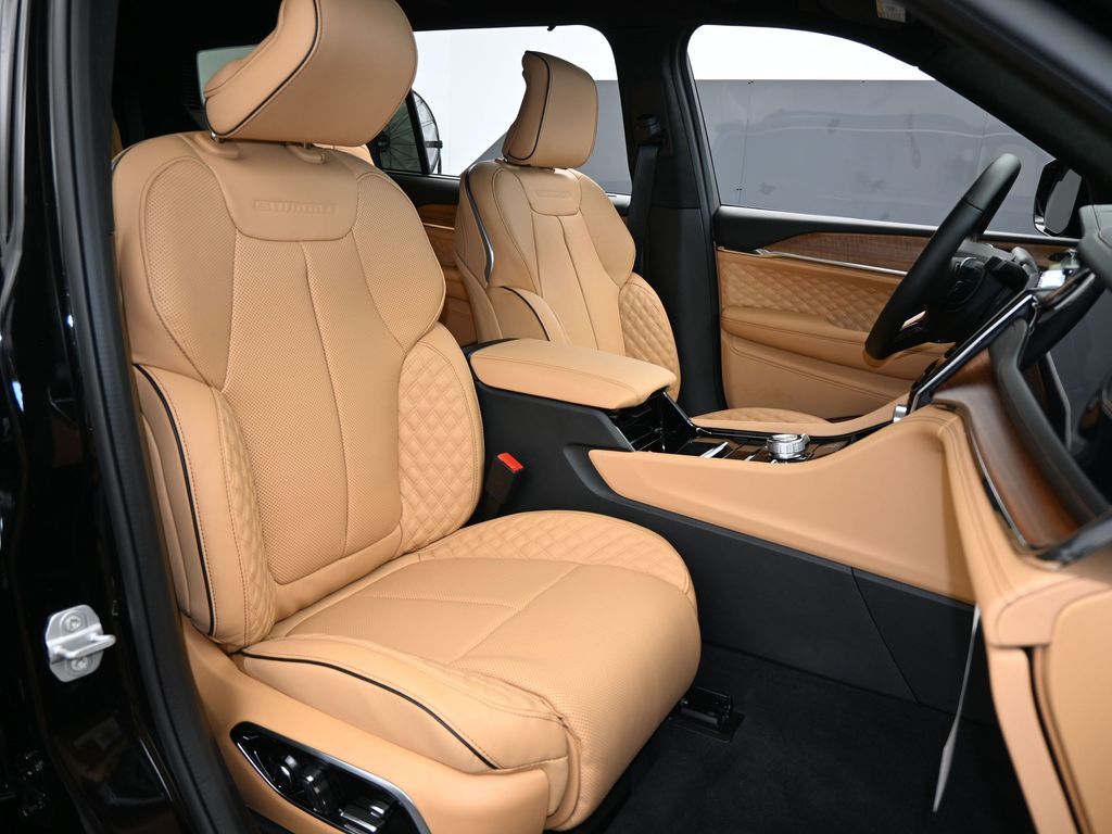 New 2025 Diamond Black Crystal Pearlcoat Jeep Summit image 50