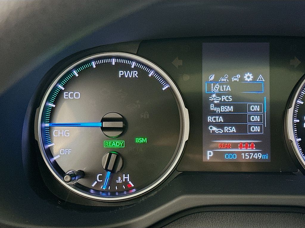 2022 Toyota RAV4 XLE 12
