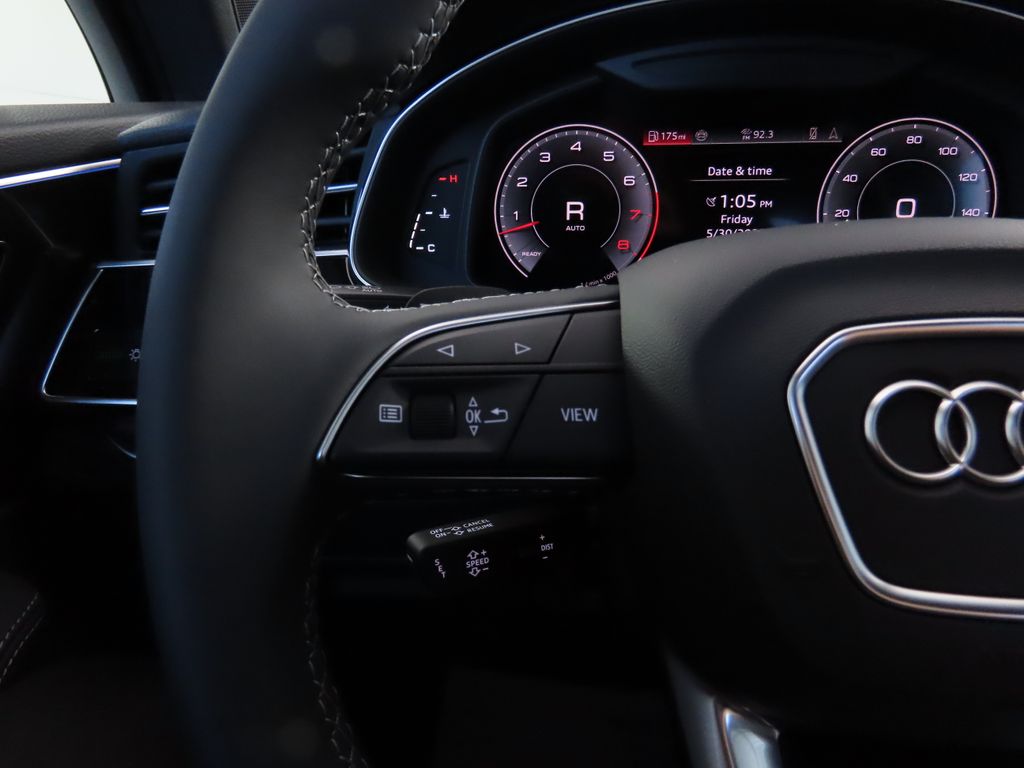 Thumbnail: 2025 Audi Q7 - 12