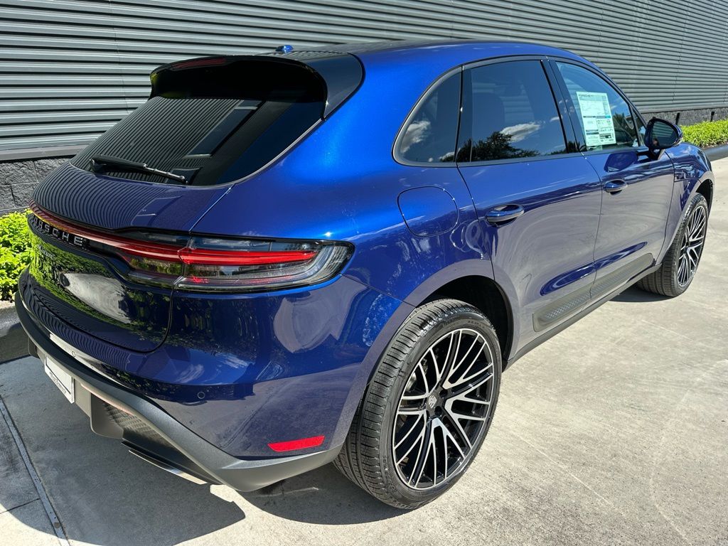 Thumbnail: 2026 Porsche Macan - 9