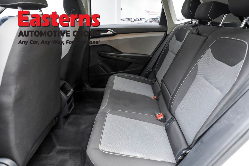 Used 2022 White Volkswagen 1.5T S image 20
