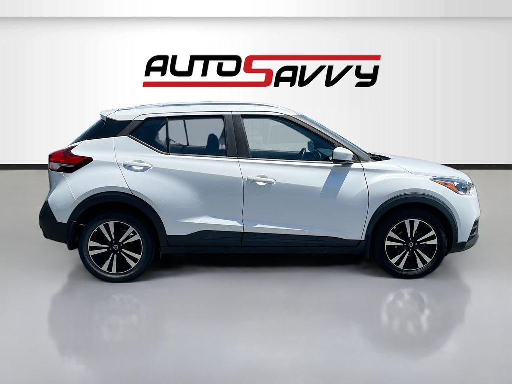 Used 2019 White Nissan SV image 8