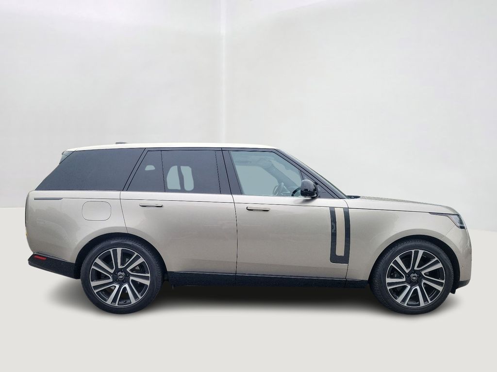 2023 Land Rover Range Rover SE 4