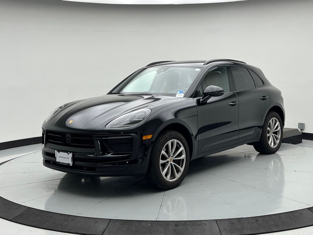 Thumbnail: 2025 Porsche Macan - 1