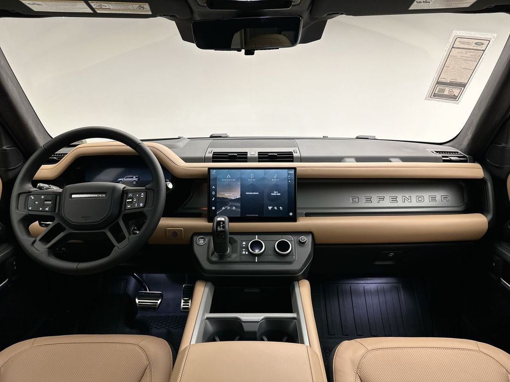 2025 Land Rover Defender 110 8