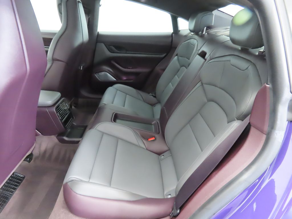 Thumbnail: 2022 Porsche Taycan - 21