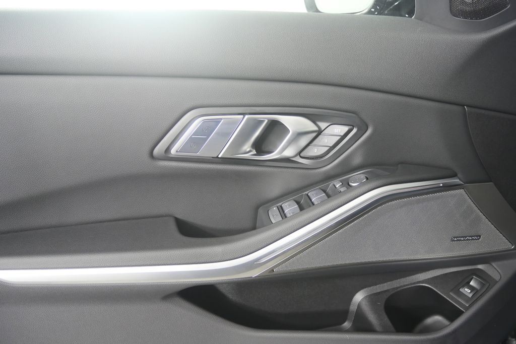 Thumbnail: 2026 BMW 3 Series - 8