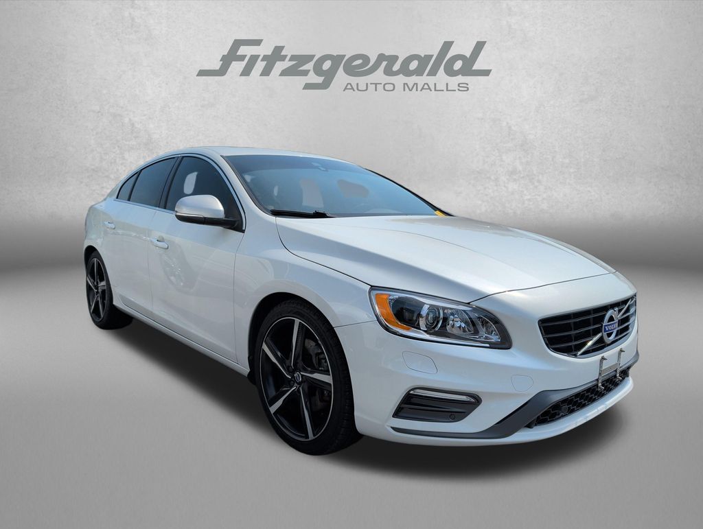 2016 Volvo S60 T6 R-Design Drive-E AWD