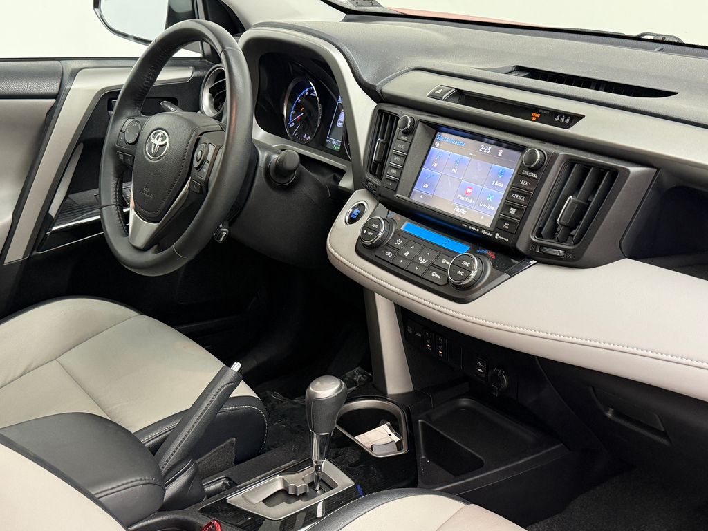 Thumbnail: 2017 Toyota RAV4 - 12
