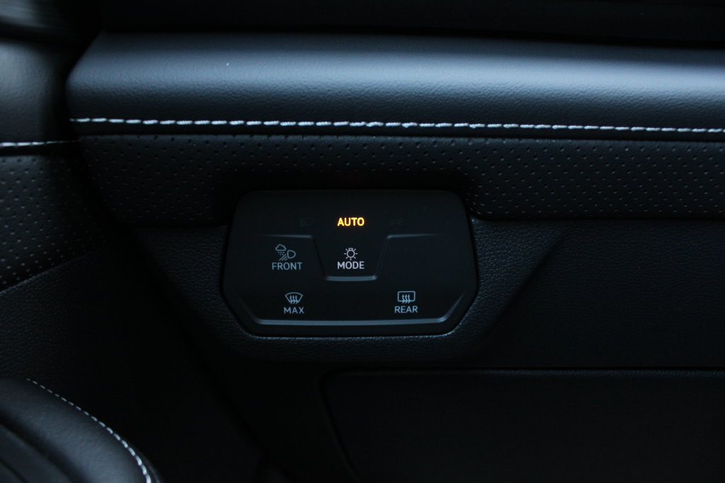 New 2026  Volkswagen SE w/Technology image 9