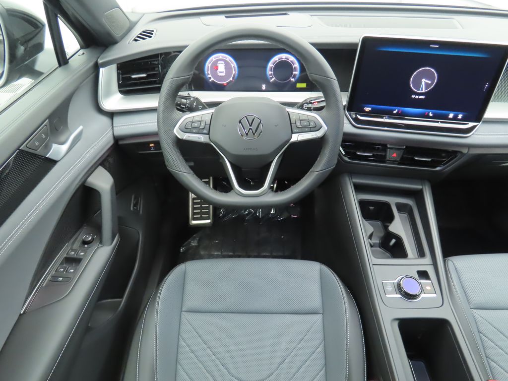 2025 Volkswagen Tiguan SE R-Line Black 11