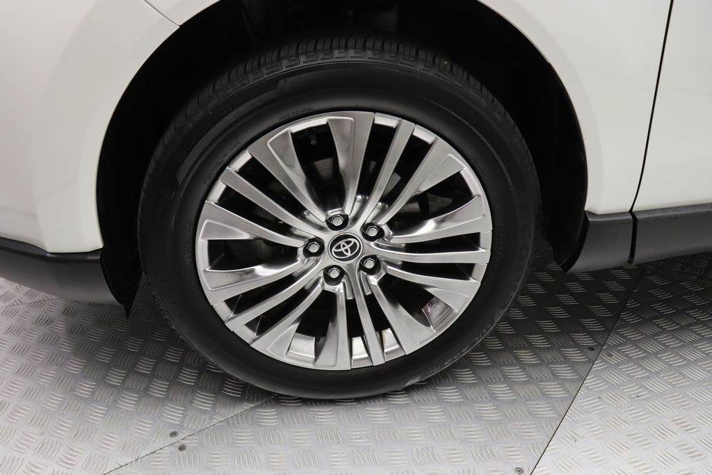 Thumbnail: 2021 Toyota Venza - 4