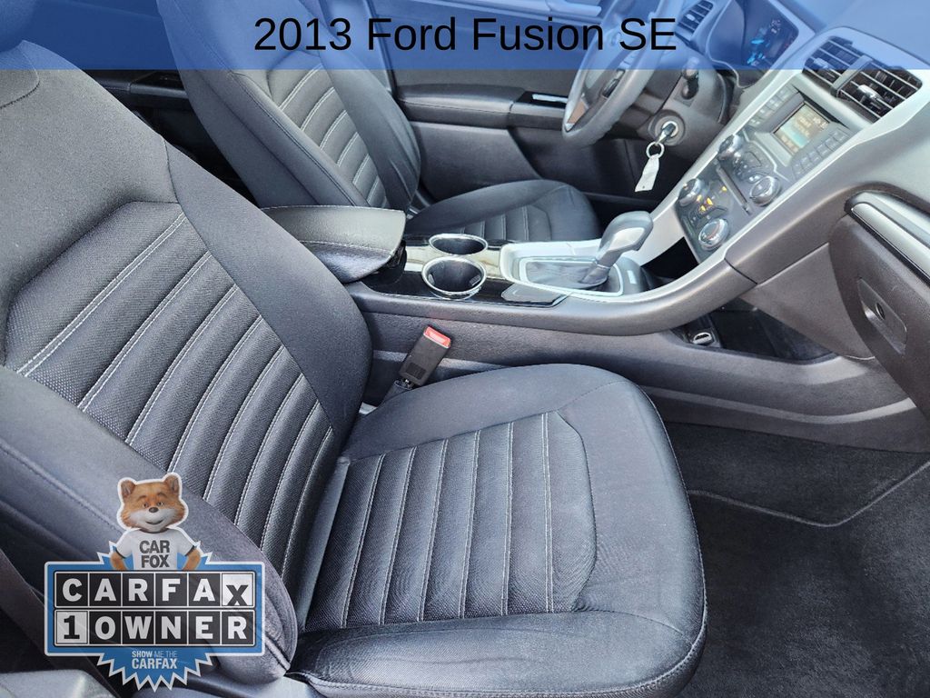 2013 Ford Fusion SE 15