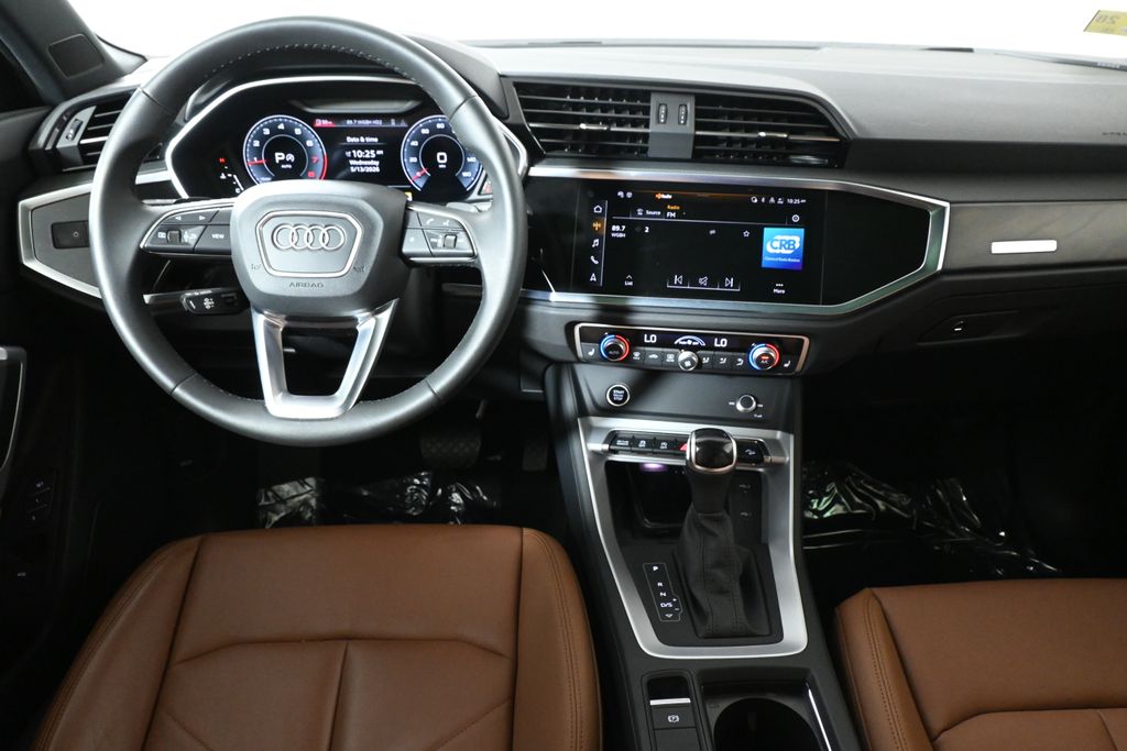 Thumbnail: 2025 Audi Q3 - 17
