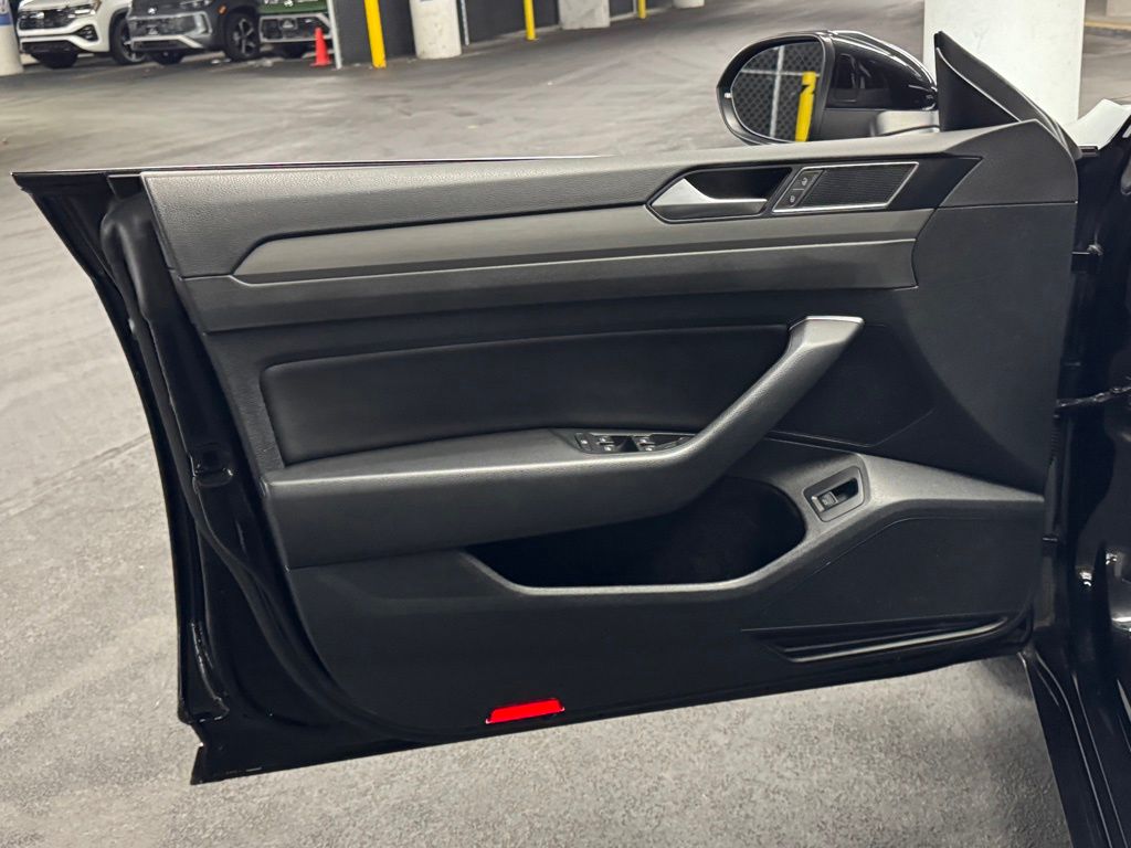 2019 Volkswagen Arteon SE photo 11