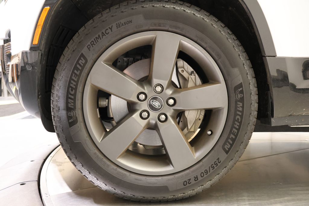 Thumbnail: 2025 Land Rover Defender - 9