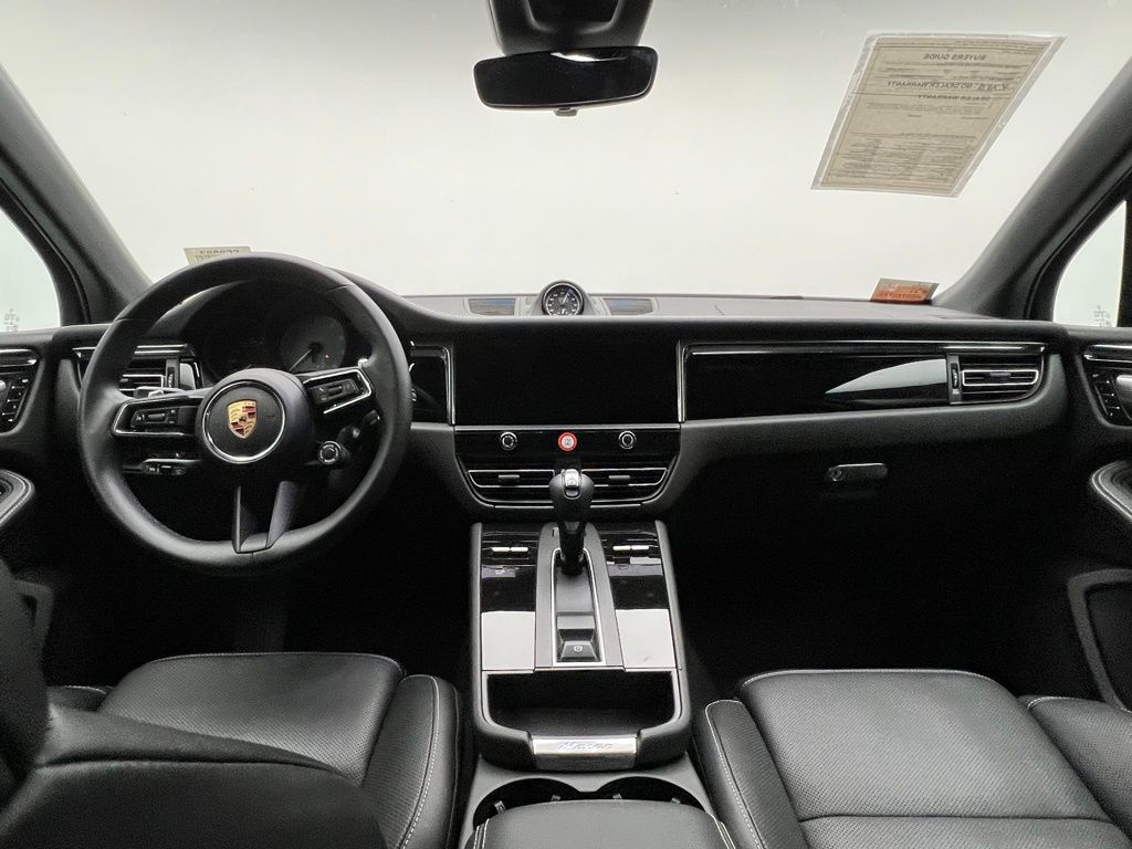Thumbnail: 2025 Porsche Macan - 6