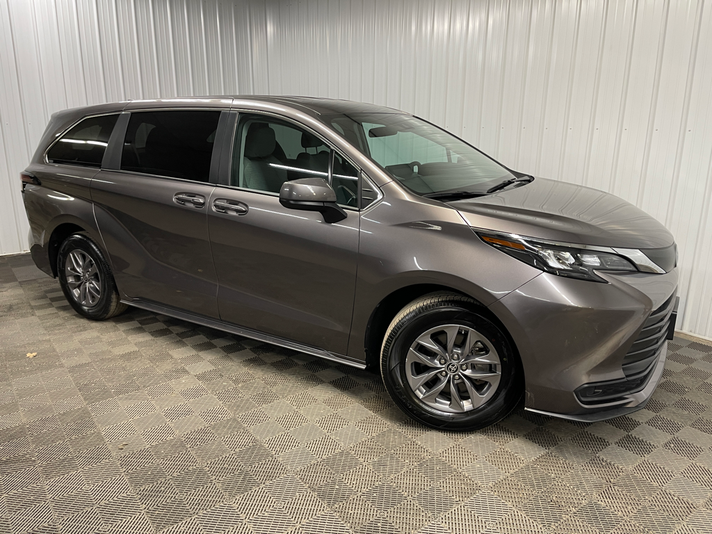 2024 Toyota Sienna LE 8-Passenger AWD