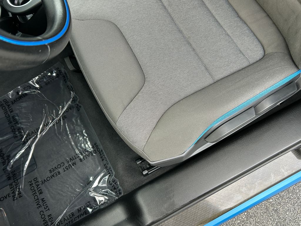 Thumbnail: 2018 BMW i3 - 15
