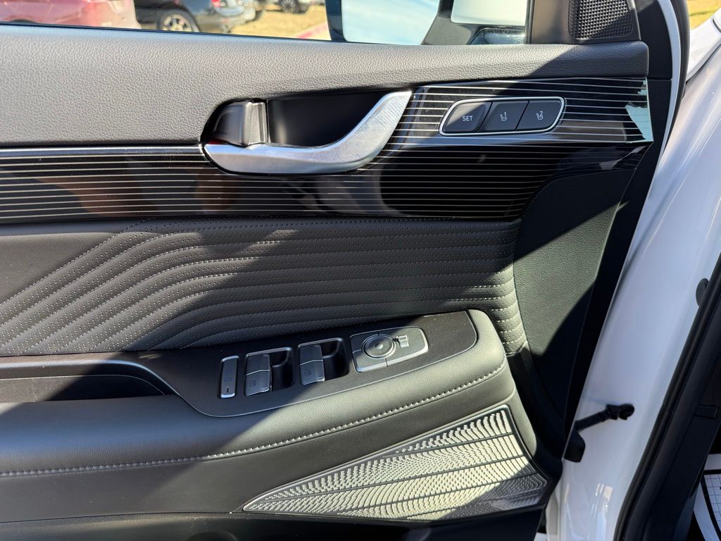 Thumbnail: 2025 Hyundai Palisade - 10