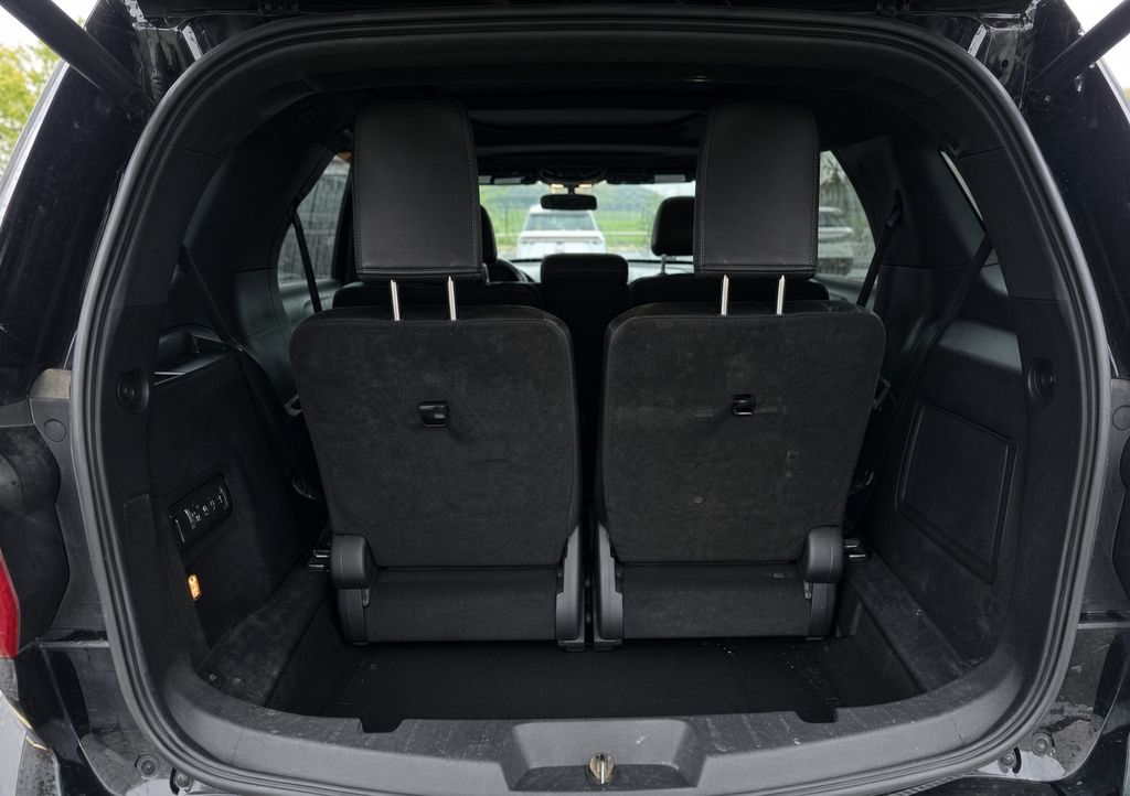 2017 Ford Explorer Sport - Image 4