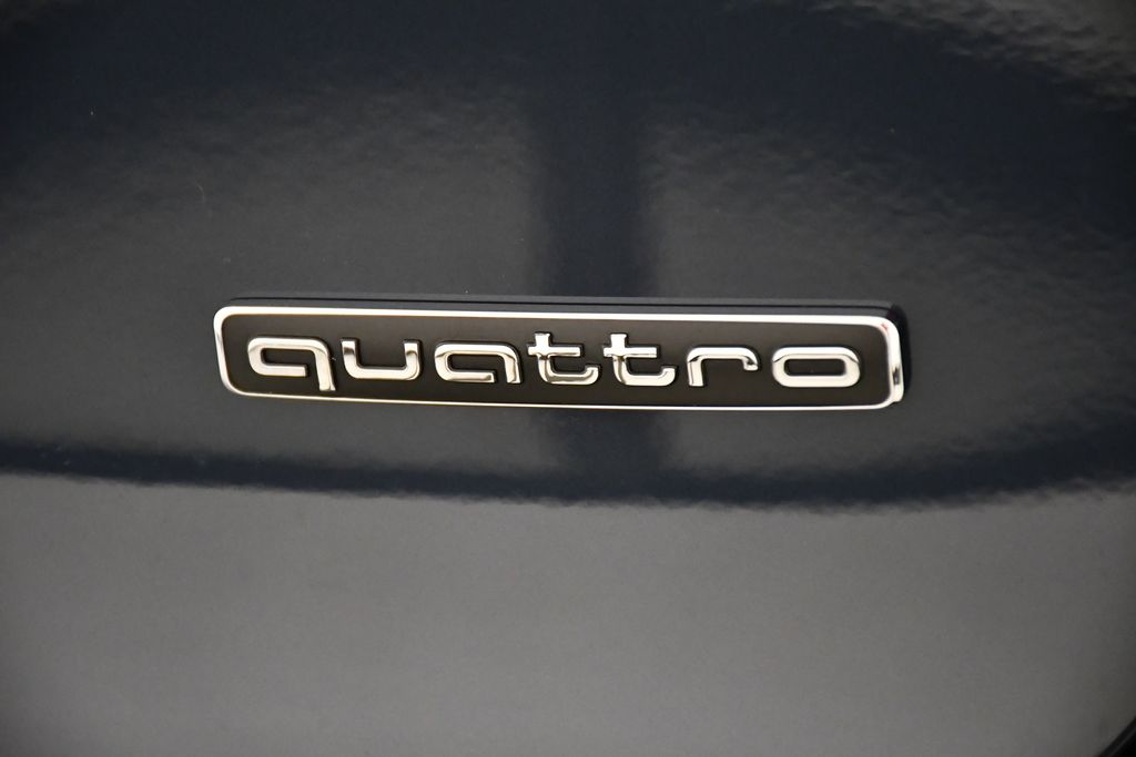 Thumbnail: 2025 Audi Q6 e-tron - 10