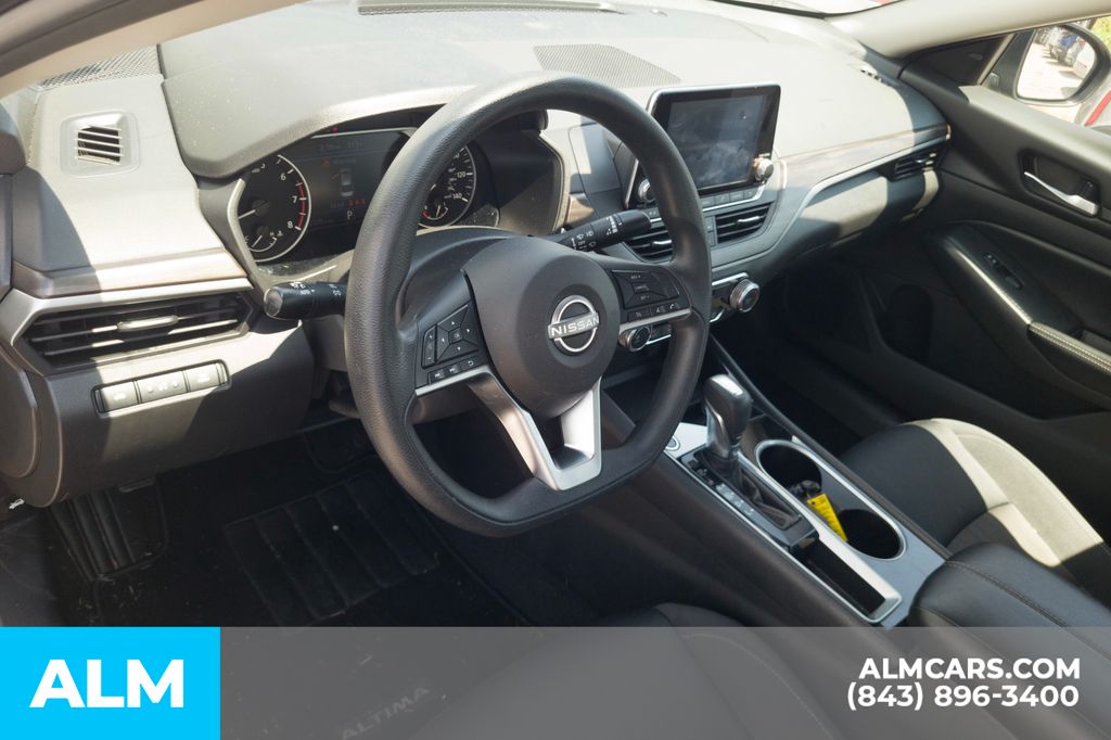 Used 2024 Black Nissan 2.5 SV image 5