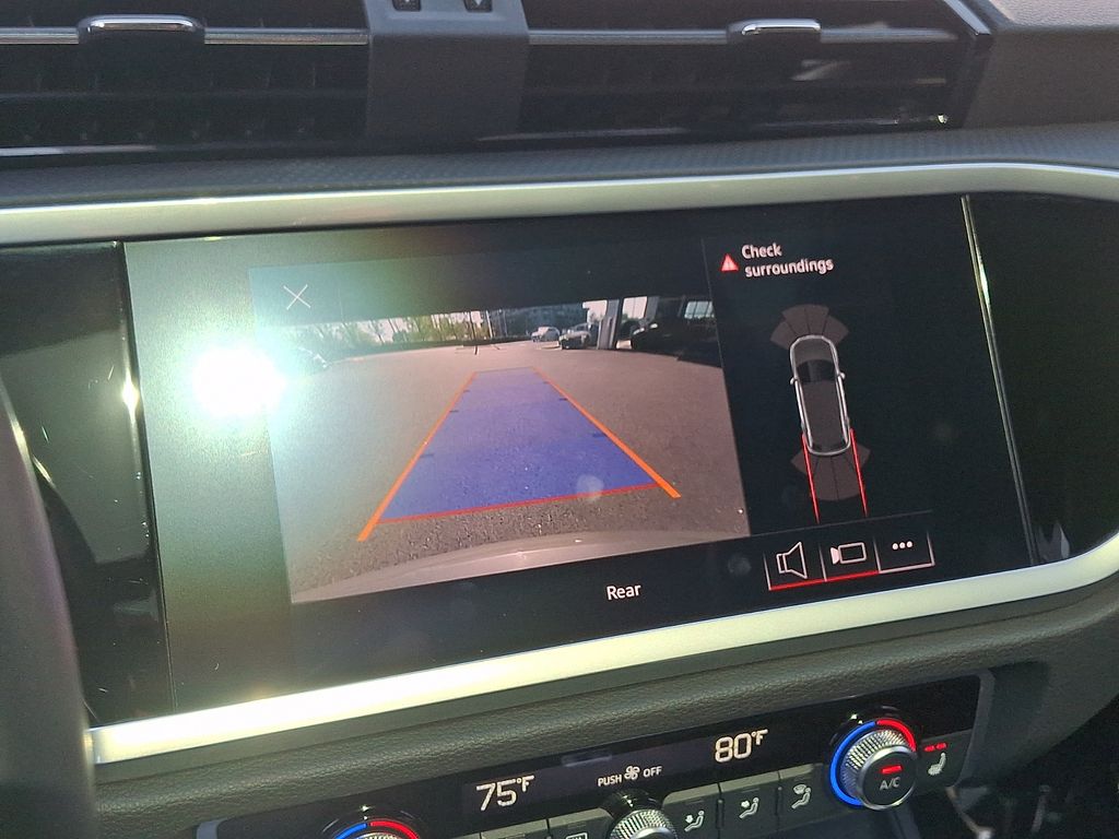 Thumbnail: 2022 Audi Q3 - 18