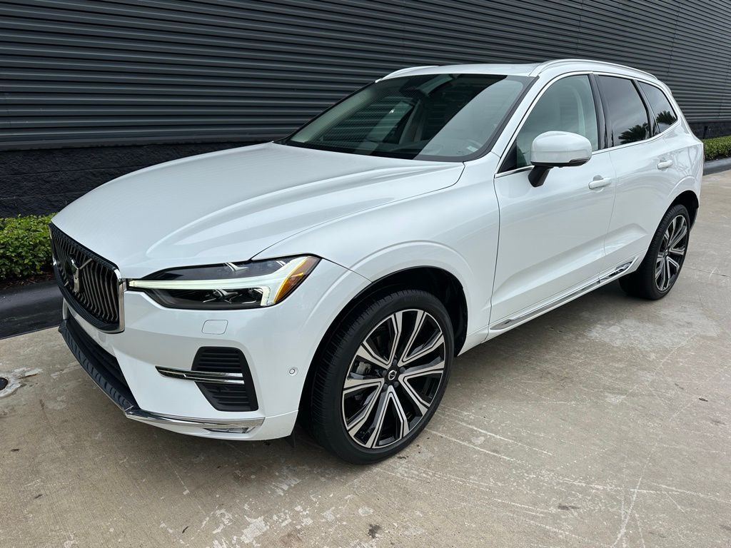 Thumbnail: 2023 Volvo XC60 - 7