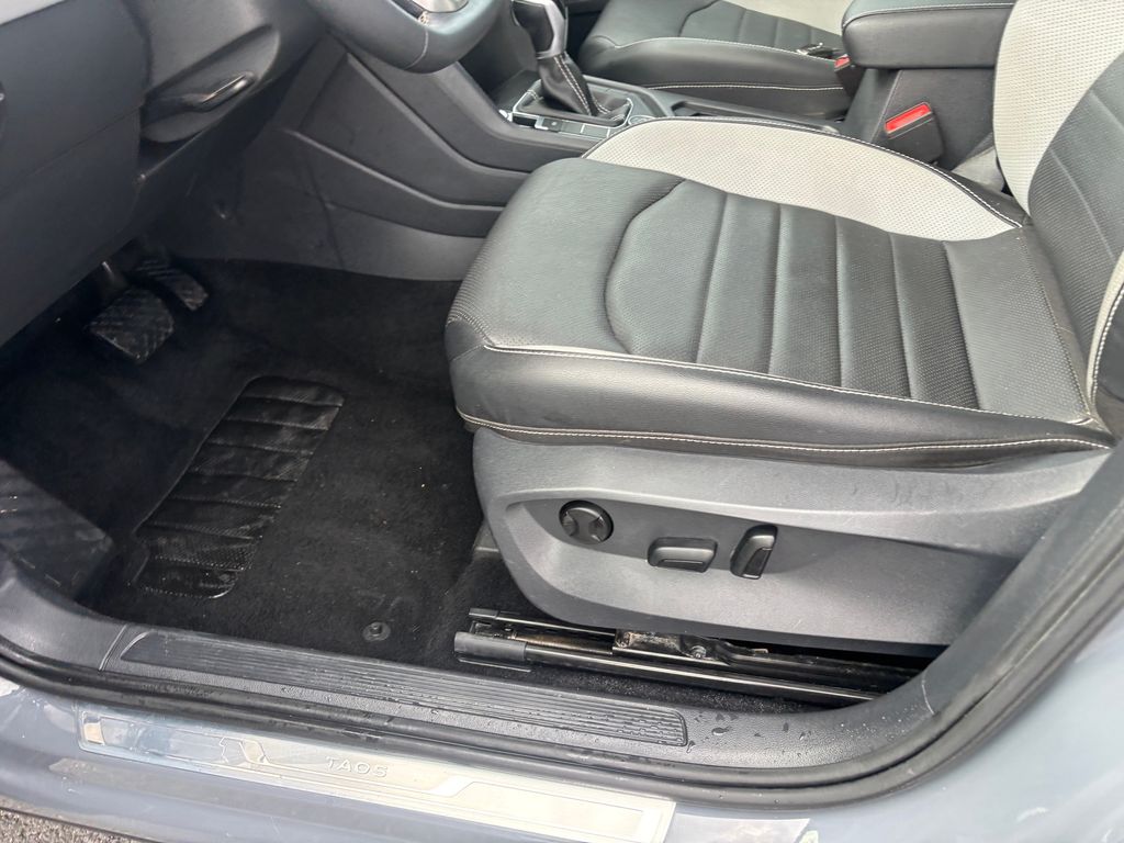 Used Car 2022 Volkswagen Taos  1.5t Sel For Sale Under $20,000 In Austin, Texas