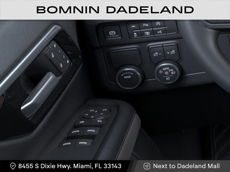 2025 Chevrolet Suburban Premier photo