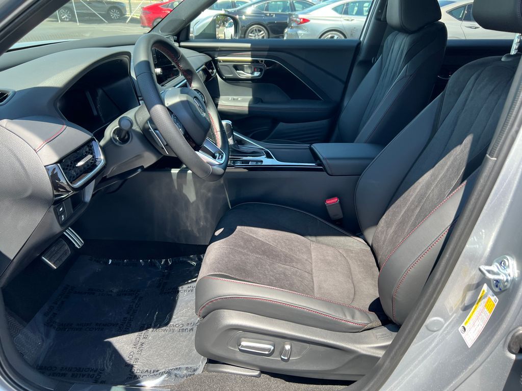 Thumbnail: 2025 Acura ADX - 13