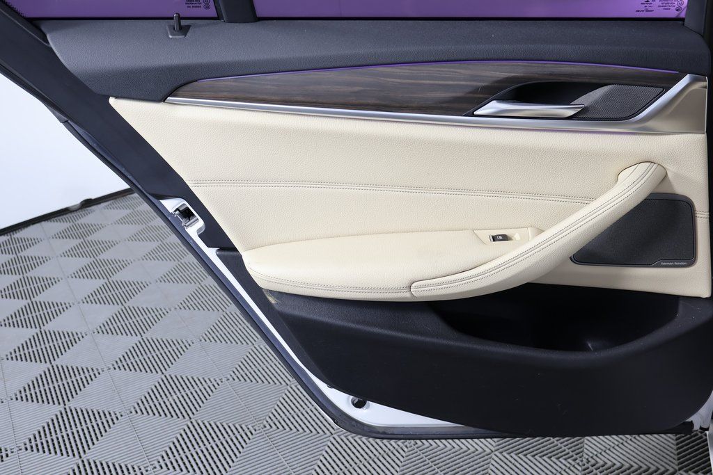 Thumbnail: 2019 BMW 5 Series - 13