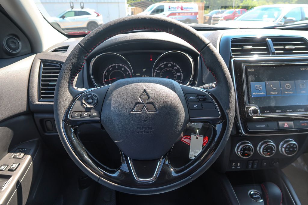2027 Mitsubishi Outlander Sport LE