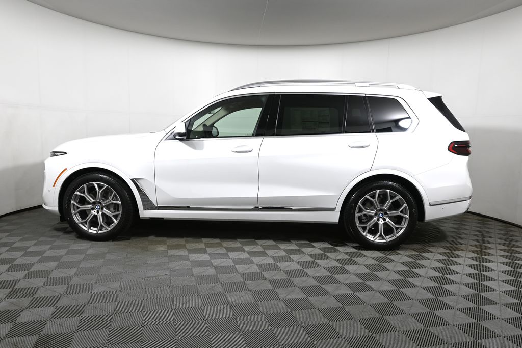 Thumbnail: 2027 BMW X7 - 2