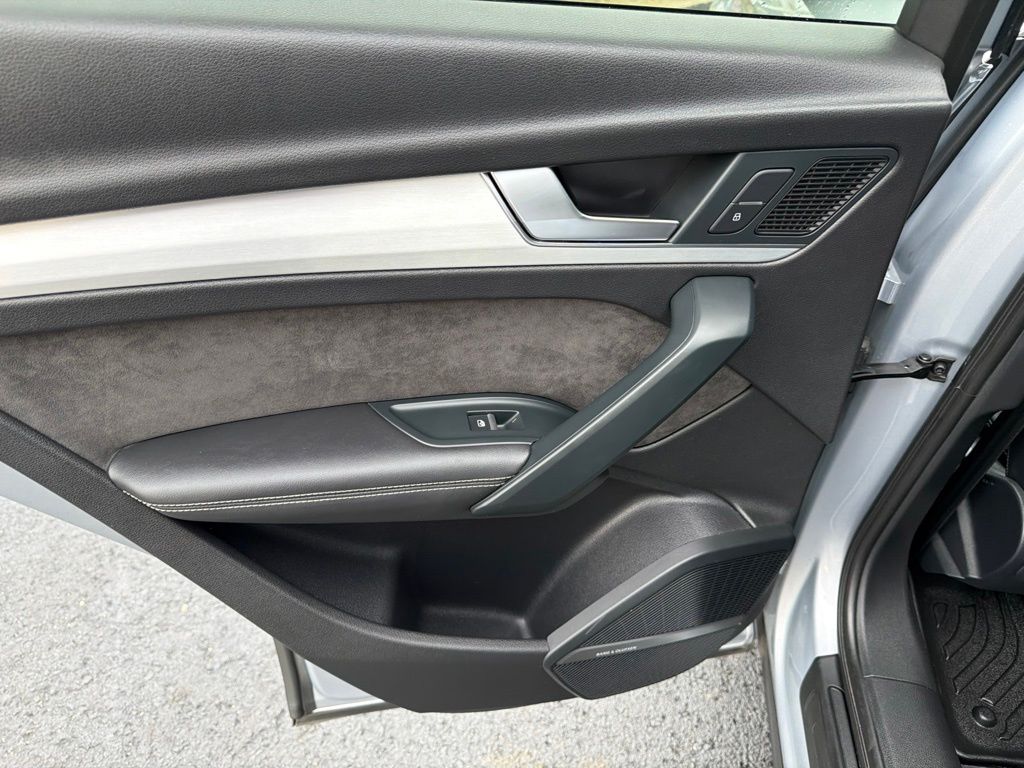 Used 2018 Silver Audi 3.0T Prestige image 11