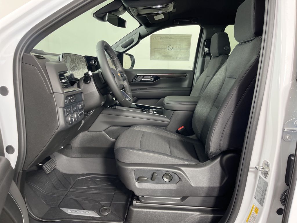 Thumbnail: 2025 Chevrolet Suburban - 22